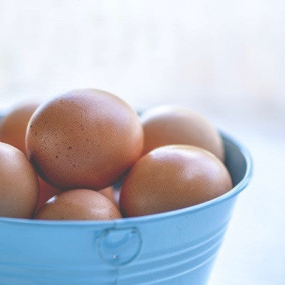 Can eating raw eggs cause eczema?